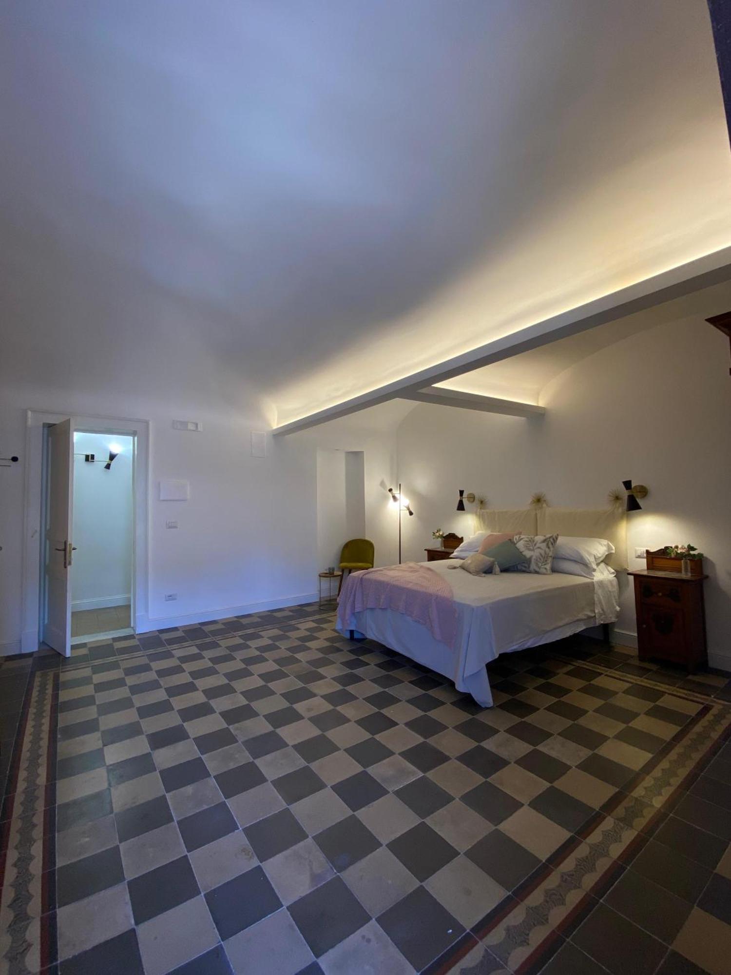 Bed and Breakfast Dimora Dei Minoriti Катания Экстерьер фото