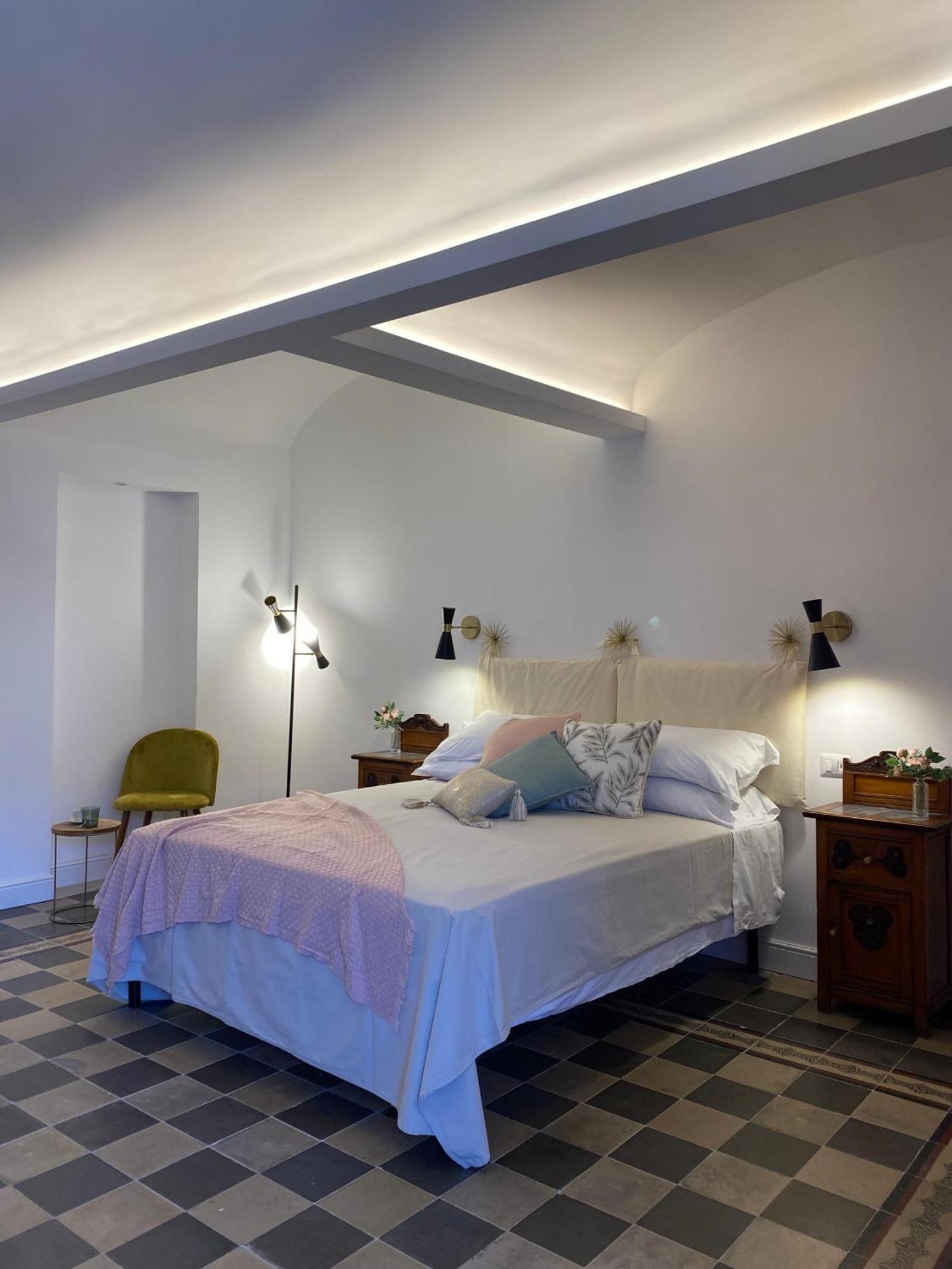 Bed and Breakfast Dimora Dei Minoriti Катания Экстерьер фото