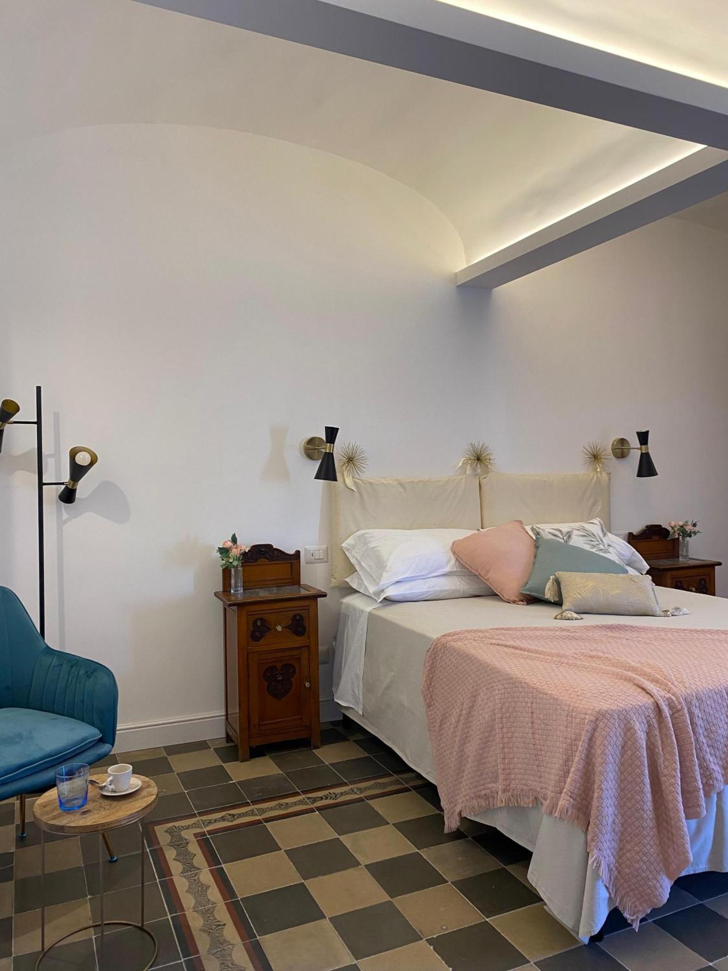 Bed and Breakfast Dimora Dei Minoriti Катания Экстерьер фото