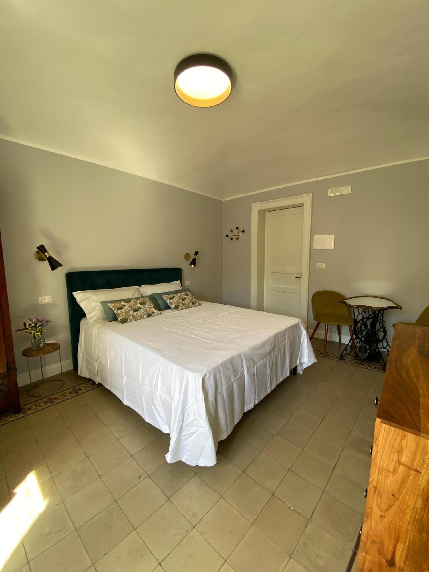Bed and Breakfast Dimora Dei Minoriti Катания Экстерьер фото