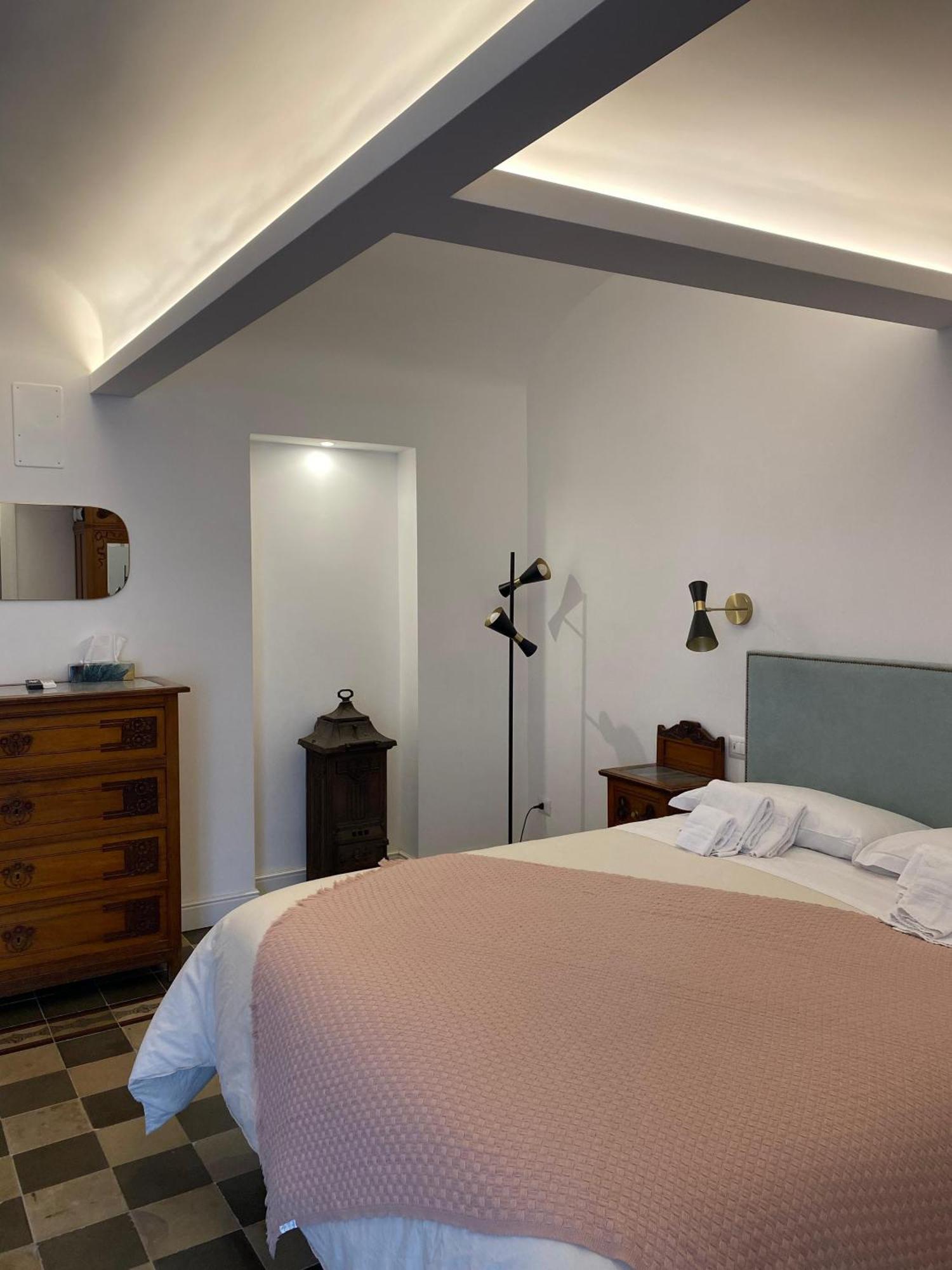 Bed and Breakfast Dimora Dei Minoriti Катания Экстерьер фото